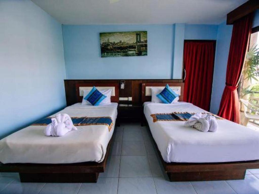 Oyo 343 Wanna Marine Hotel Patong Exterior photo